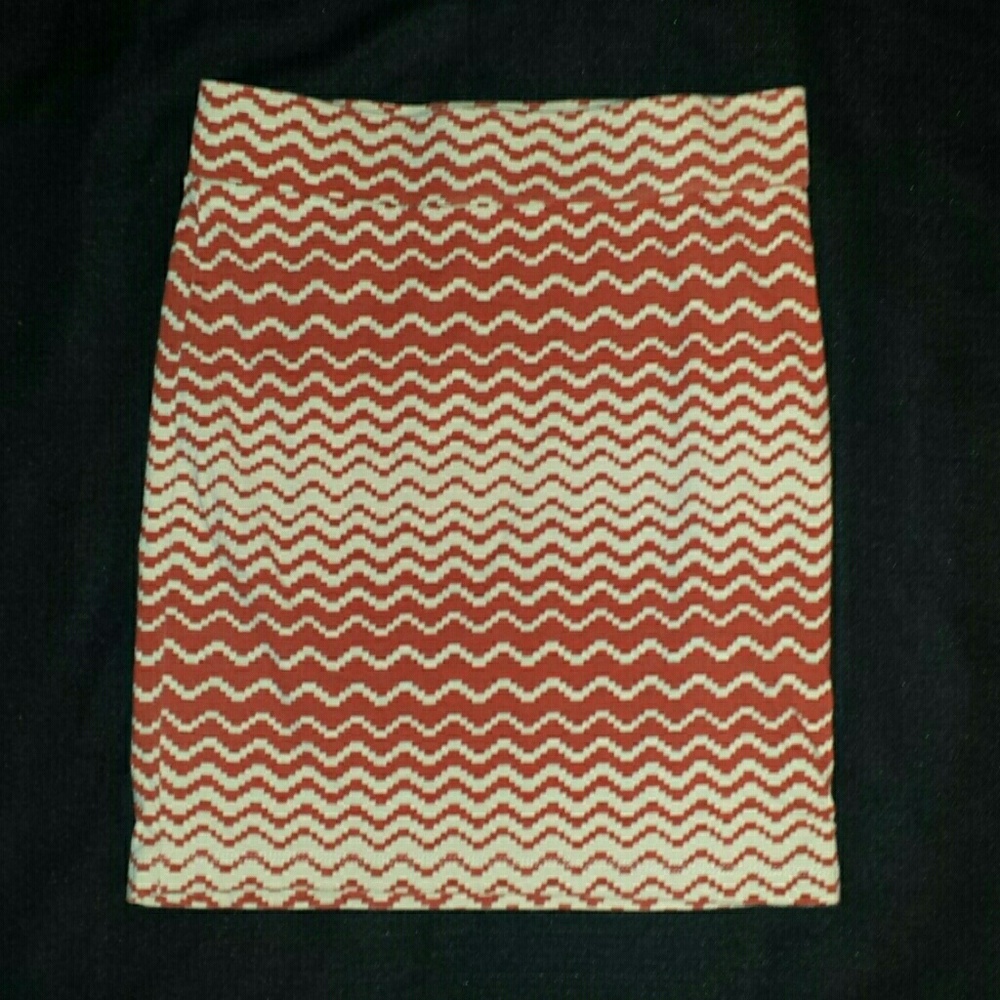 Forever 21 chevron pattern mini skirt size small